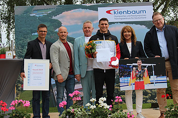 Lukas Dauser (3. von rechts) erhält Kienbaum Award | Foto: Trainingszentrum Kienbaum